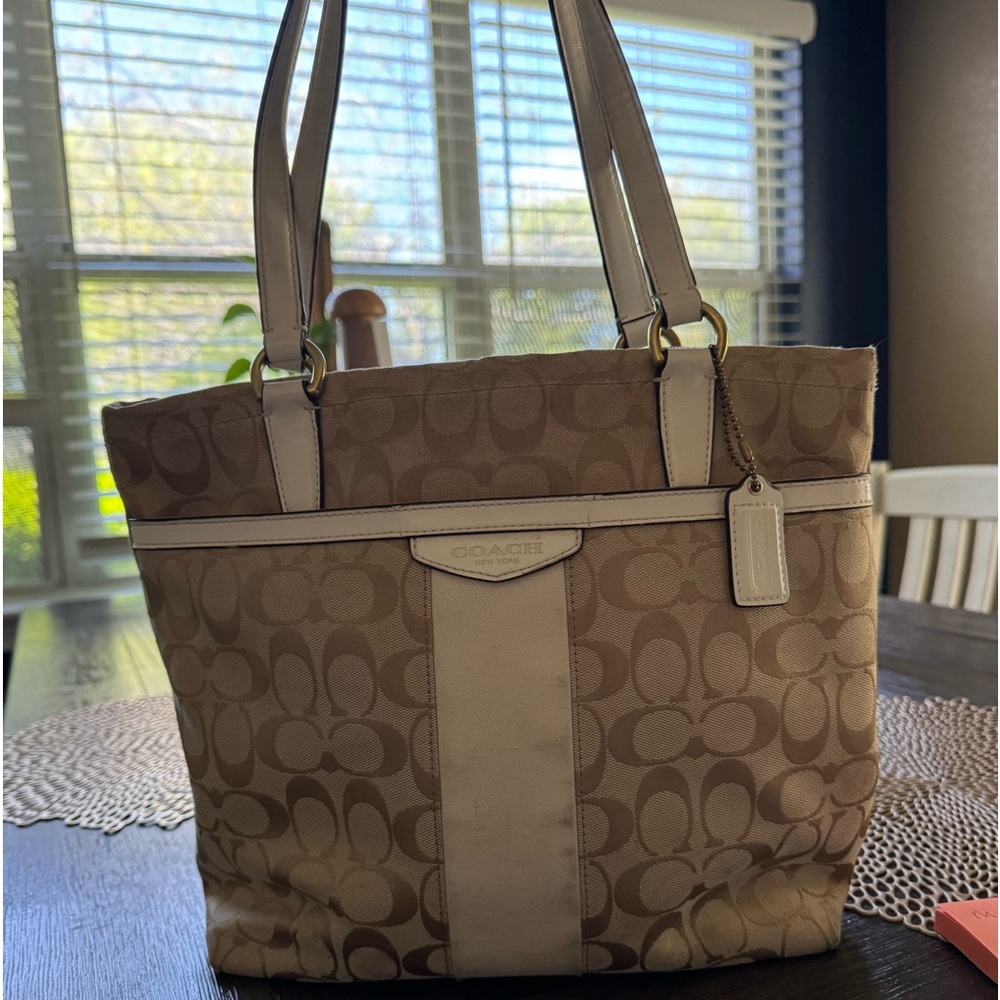 Coach purse used but still lots of life left to it.